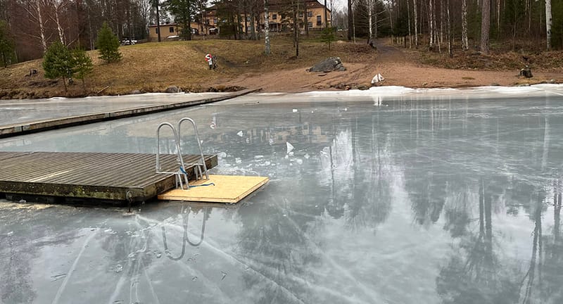 Vinterbad vid Talluddens badplats