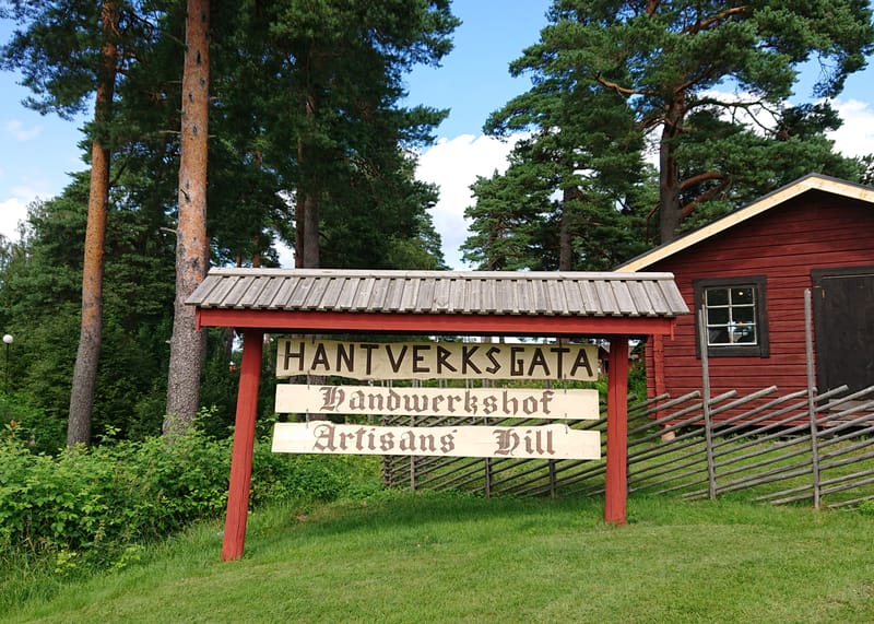 Hantverksgatan, Kyrkstallarna
