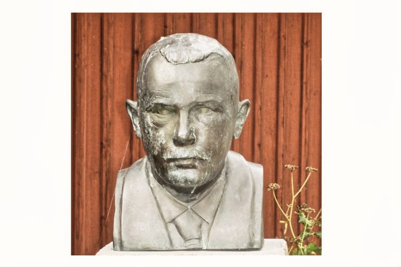 Skulpturen AG Hedenskog av Vitalis Gustavson