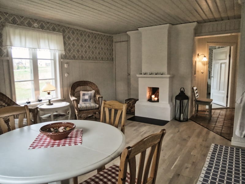 Stuga på gård i Västra Ämtervik